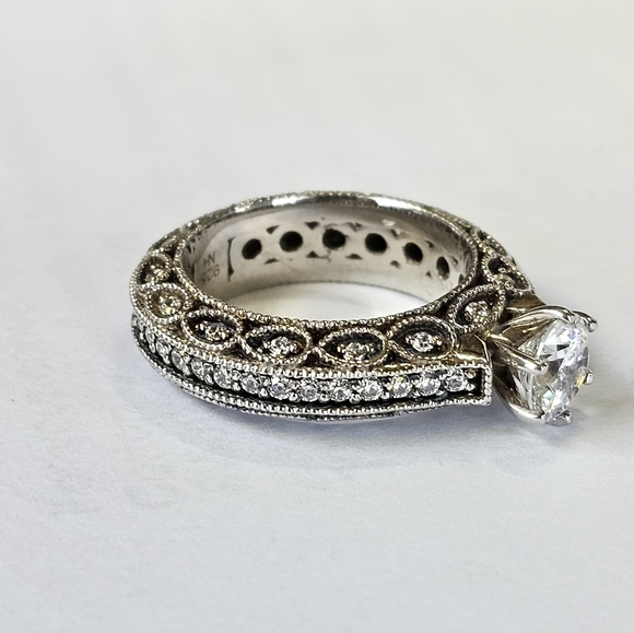 Stunning Designer Zircon Ring Sz 6 ! - Picture 6 of 14